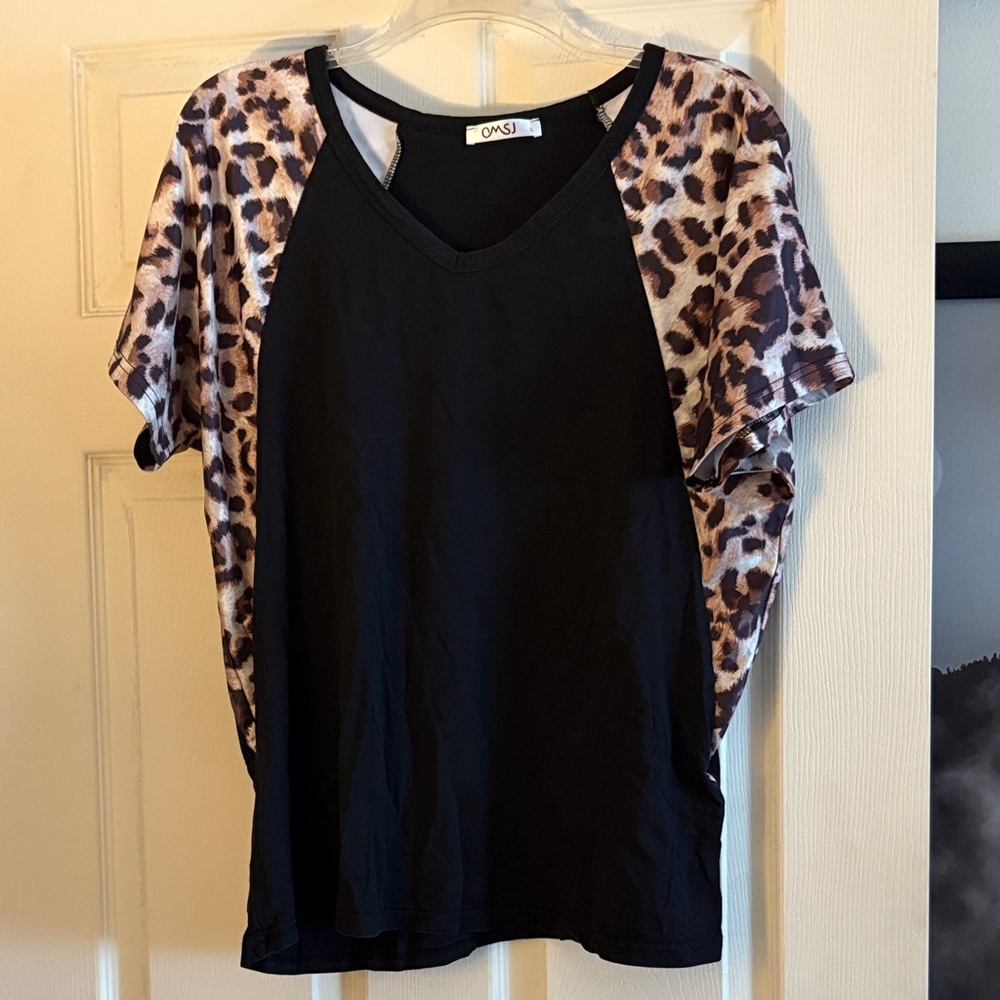 Black and Leopard Print Short Sleeve Top